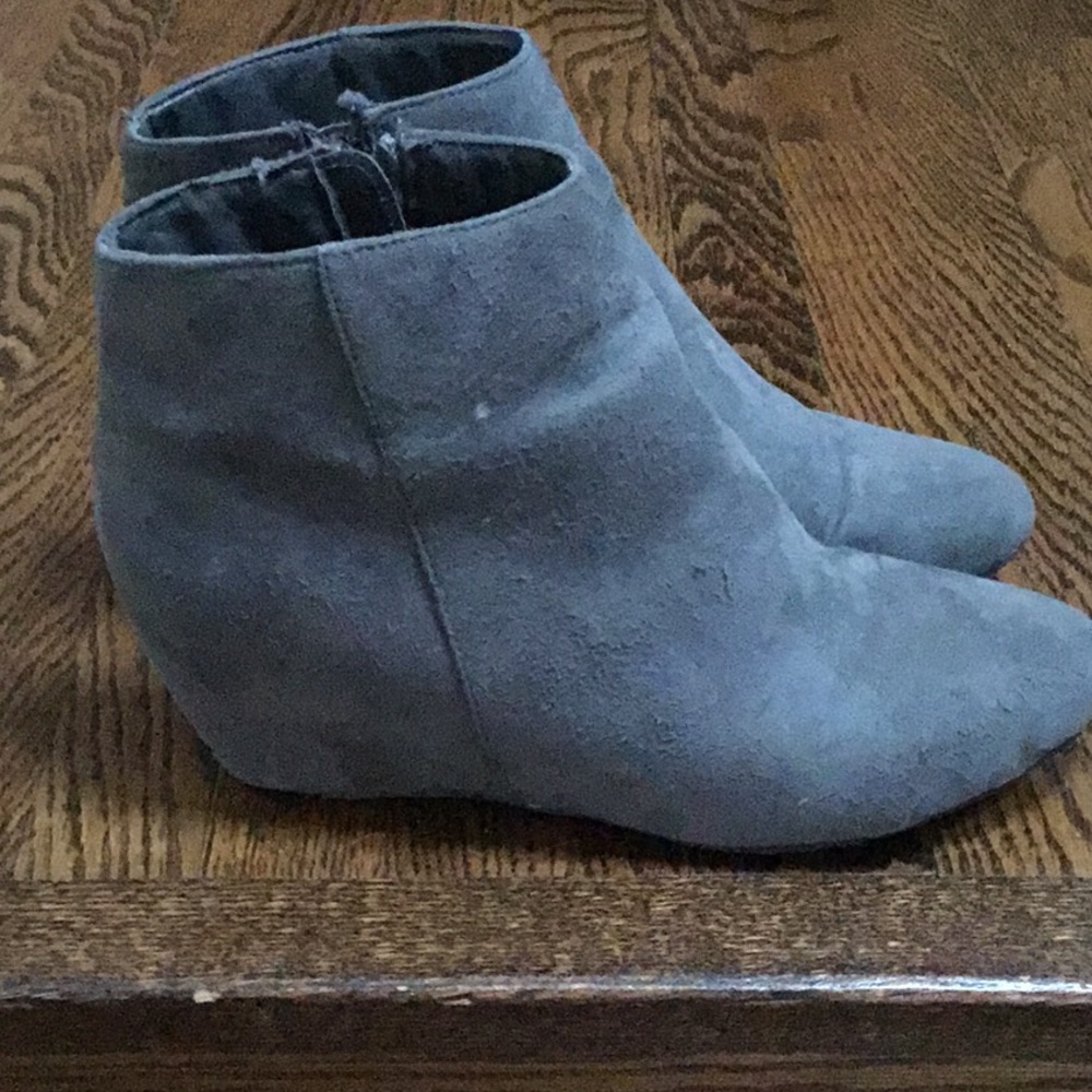 Express Grey Booties - Picture 2 of 8